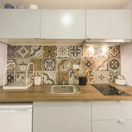 شقة Renovated Light-filled Alfama Apt + Free Pick-up, By Timecooler *