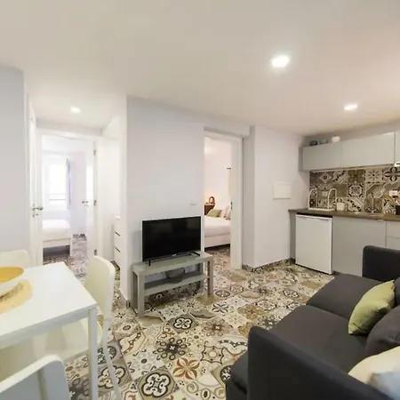 شقة Renovated Light-filled Alfama Apt + Free Pick-up, By Timecooler Lisboa